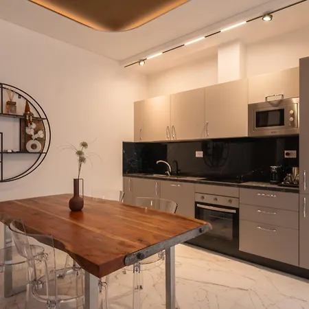 Exclusive,vicino Metro Bengasi Torino Apartment